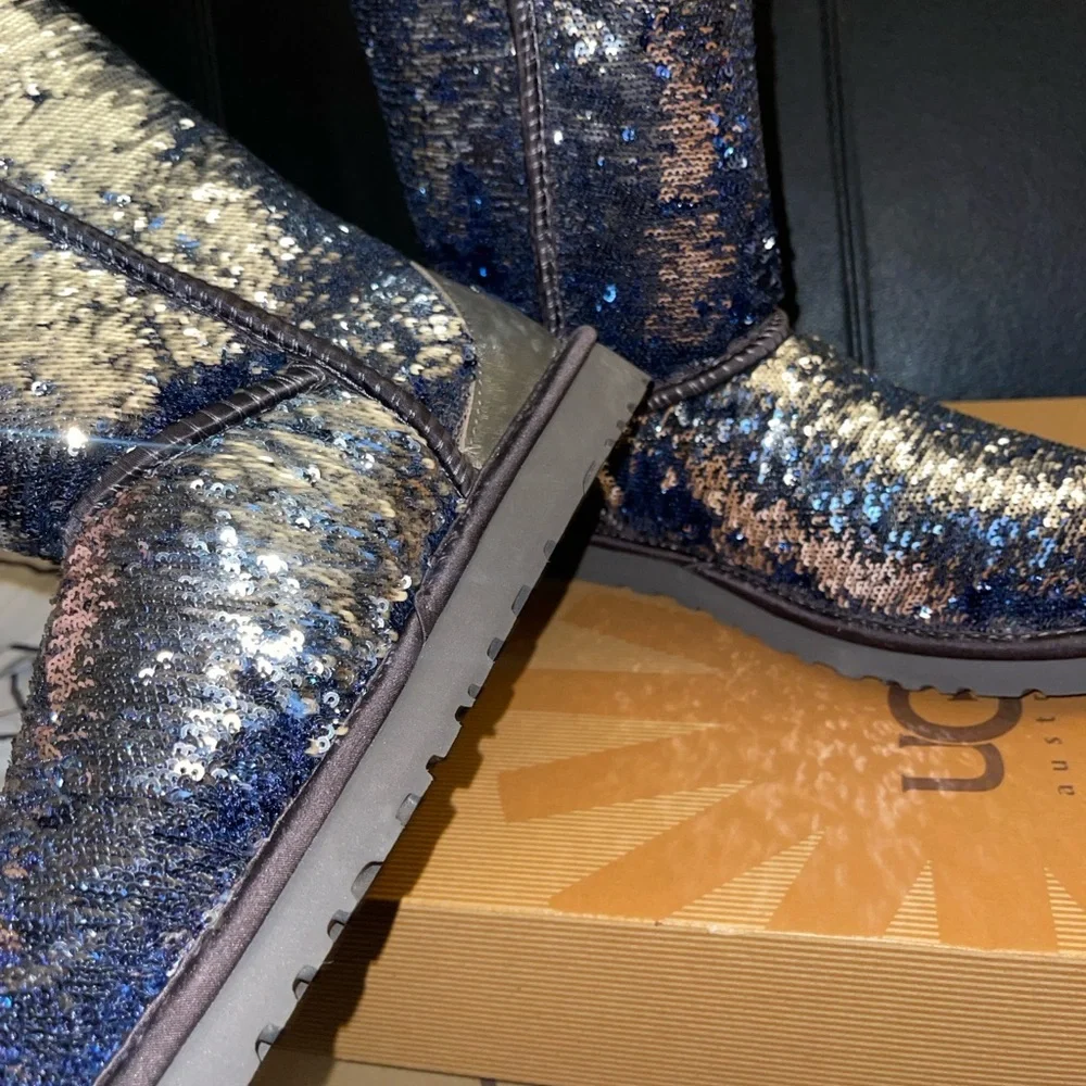 Women Classic Short Sparkles Sequin Ugg Boots Silver and Blue Size 8 NEW